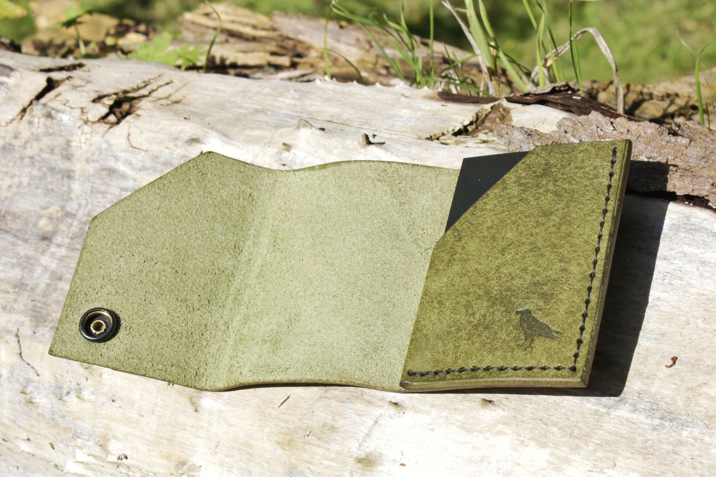 The Shroud - Minimalist Leather Wallet - Oliva Green