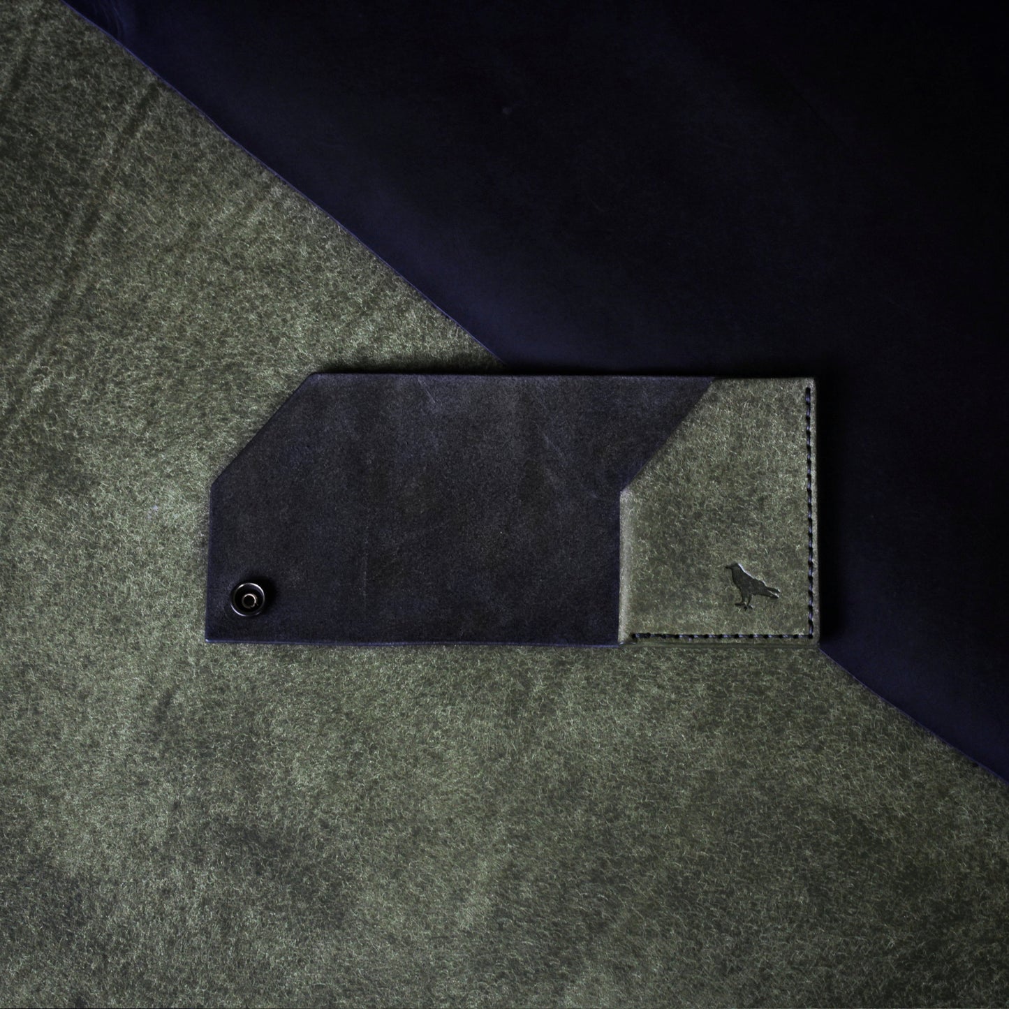 The Black Shroud Wallet - Green Inside