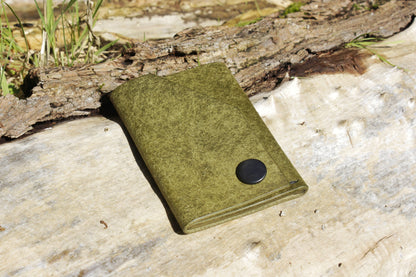 The Shroud - Minimalist Leather Wallet - Oliva Green